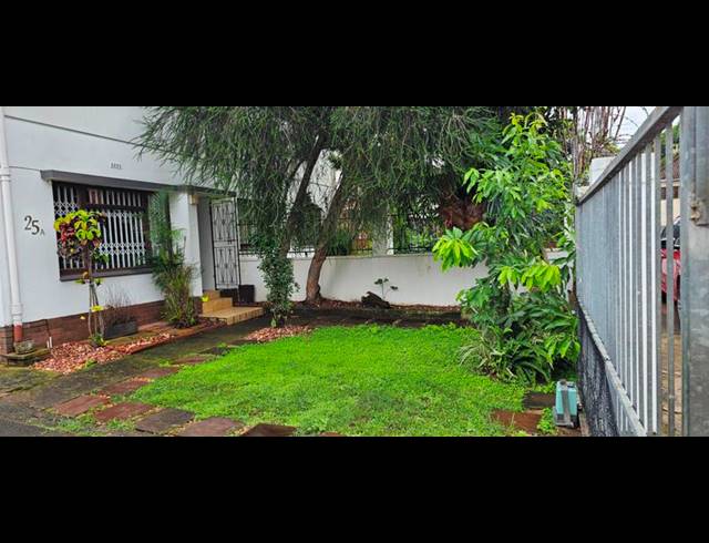 2 BEDROOM APARTMENT FOR SALE IN GLENWOOD